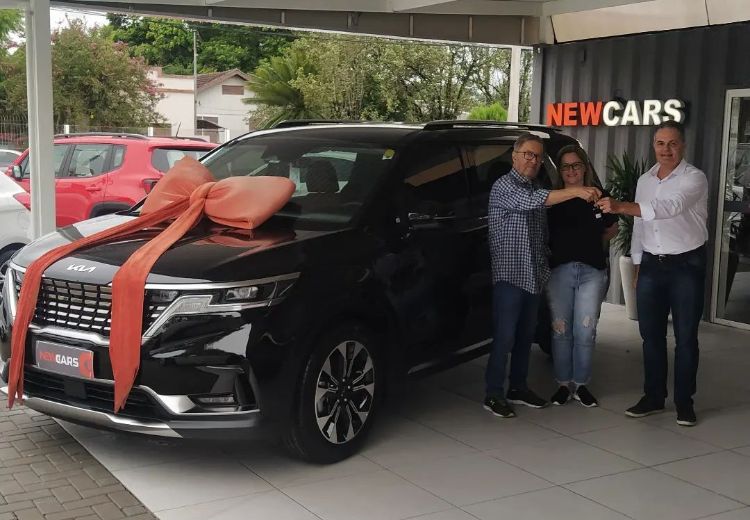 Imagem de Sr. Paulo Heinrich e Jaque, de Santa Cruz do Sul, Kia Carnival